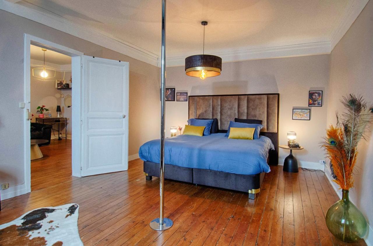 Sweet Nina Jazz Appartement Pour 5 Voyageurs, Situe A La Place De La Republique, Avec Parking Et Lit Queen Size Le Mans Esterno foto