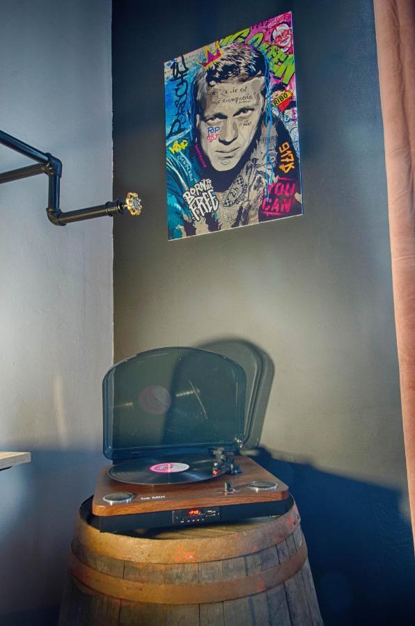 Sweet Nina Jazz Appartement Pour 5 Voyageurs, Situe A La Place De La Republique, Avec Parking Et Lit Queen Size Le Mans Esterno foto