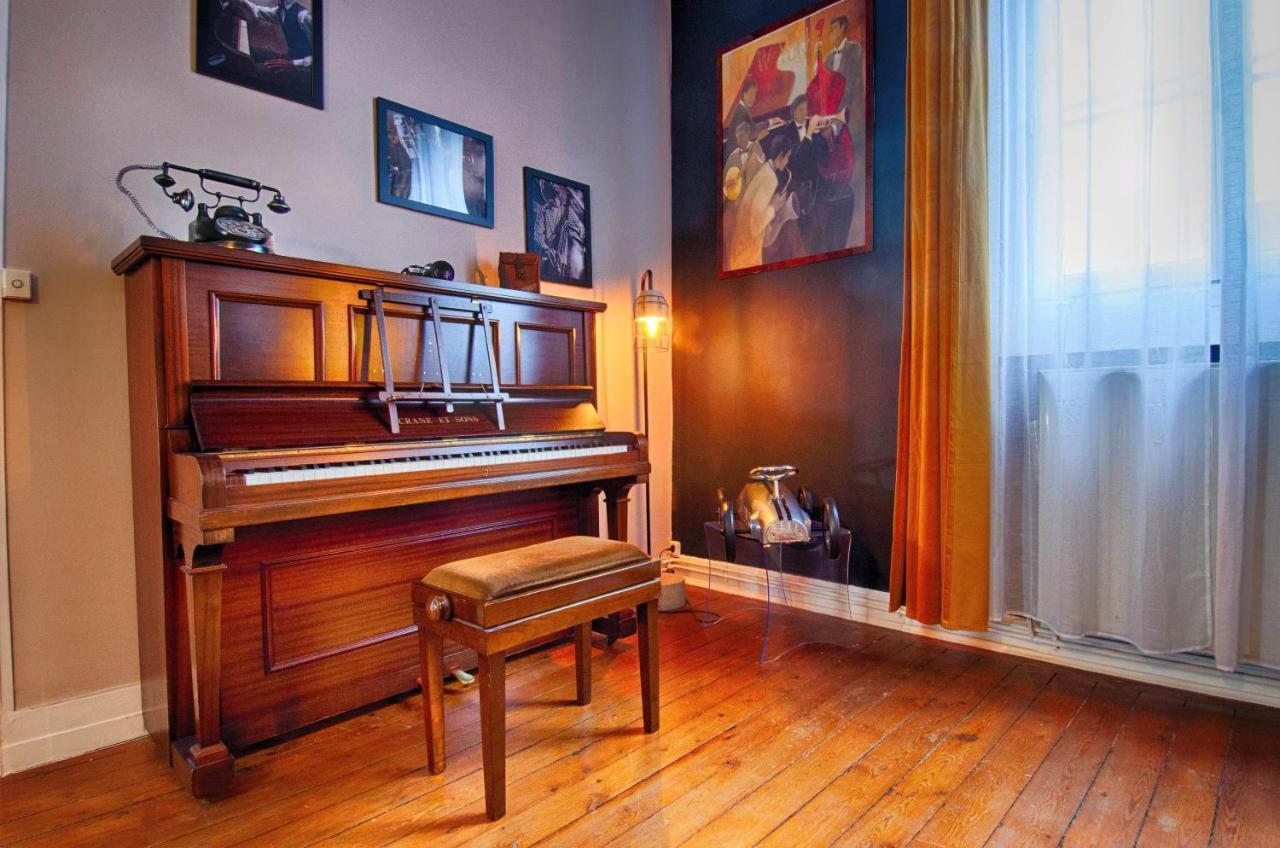 Sweet Nina Jazz Appartement Pour 5 Voyageurs, Situe A La Place De La Republique, Avec Parking Et Lit Queen Size Le Mans Esterno foto